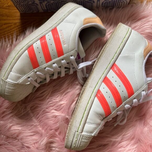 Adidas Original Superstar in White and Signal Pink size 6.5 Womens VGUC - Picture 6 of 12